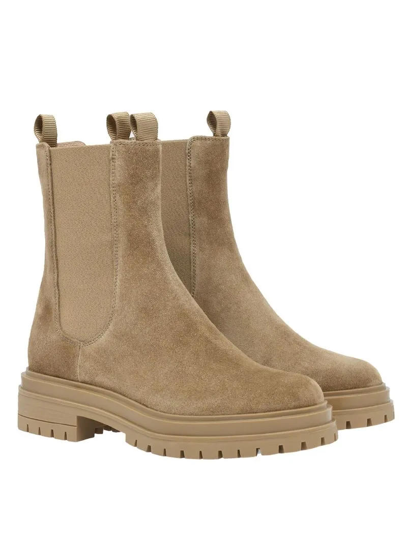 Chester Round Toe Ankle Boots
