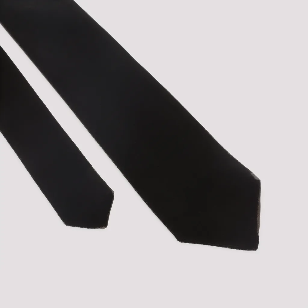 Velvet Tie