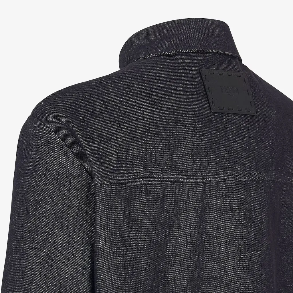 Long Sleeved Buttoned Denim Jacket