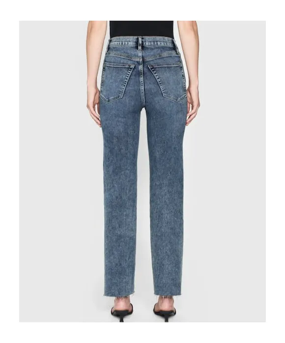Le Sleek Straight Jeans