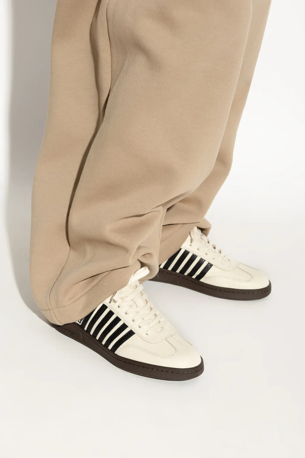 Low Up Sneakers