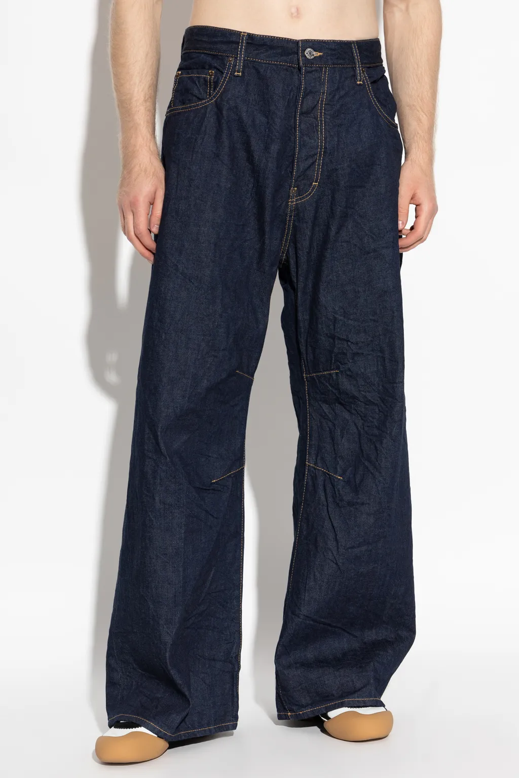 Wide-Leg Jeans