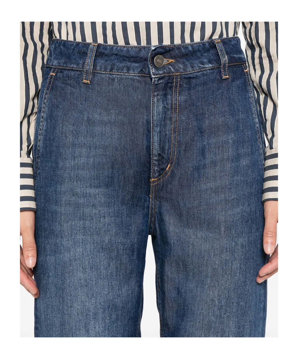 Belt-Loop Jeans