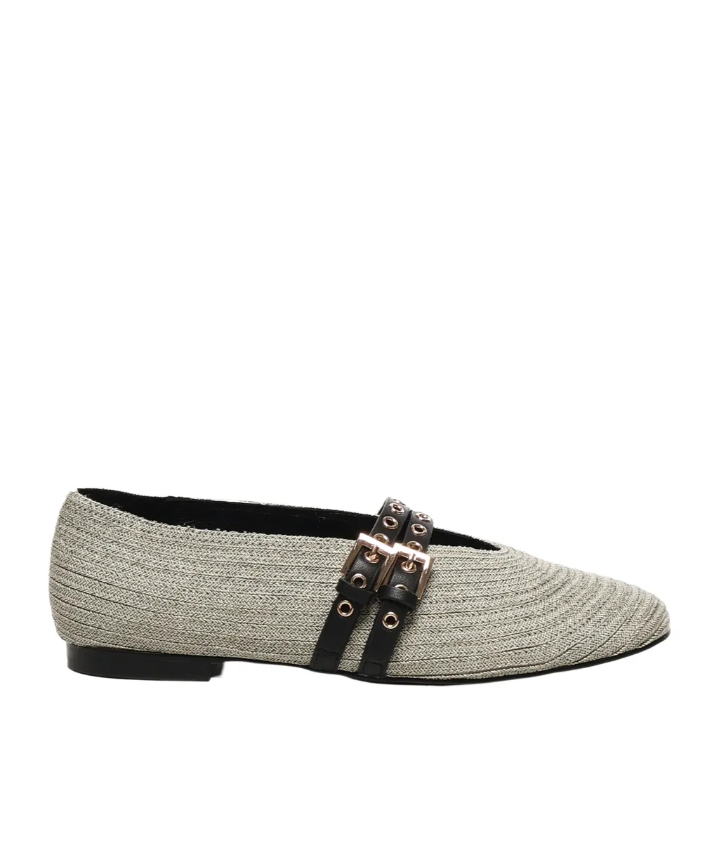 Buckled Tapered Flat Shoes