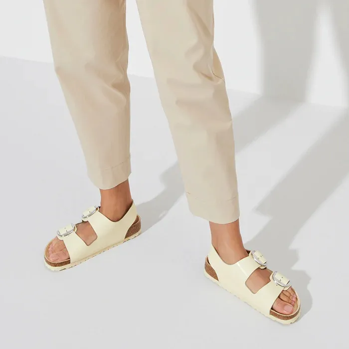 Open-Toe Flat Sandals