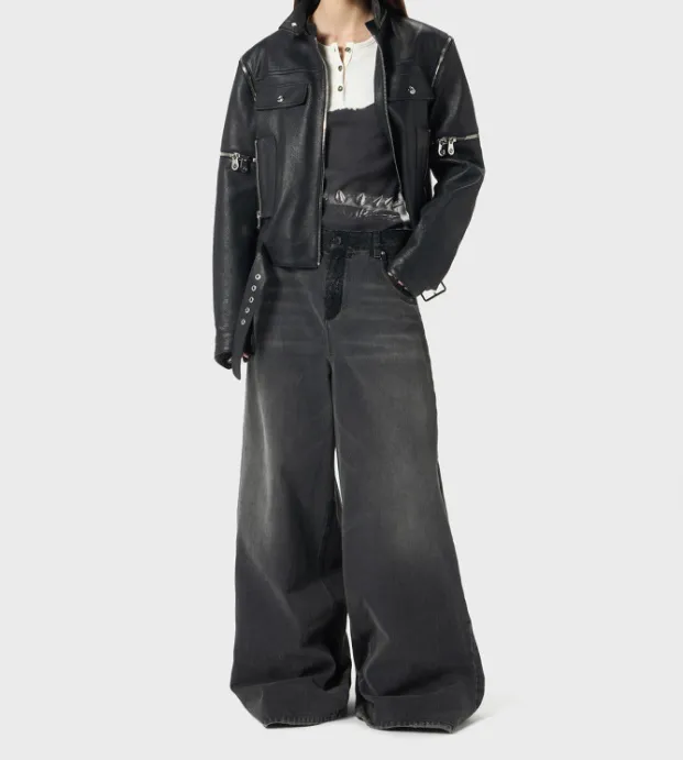 Wide-Leg Jeans