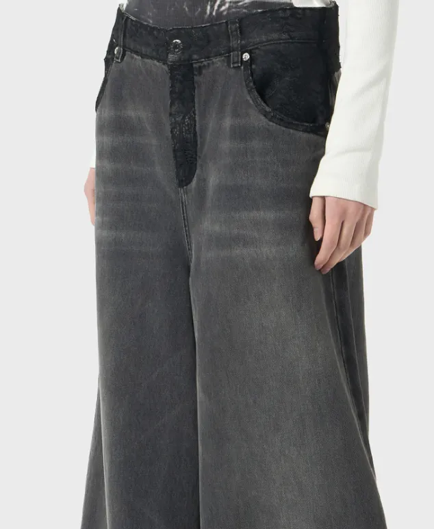 Wide-Leg Jeans