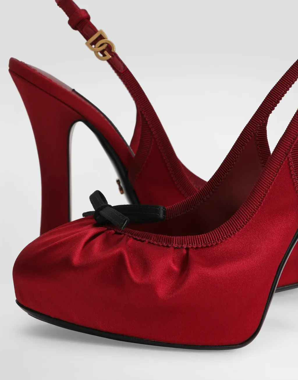Bow Detailed Satin Pumps