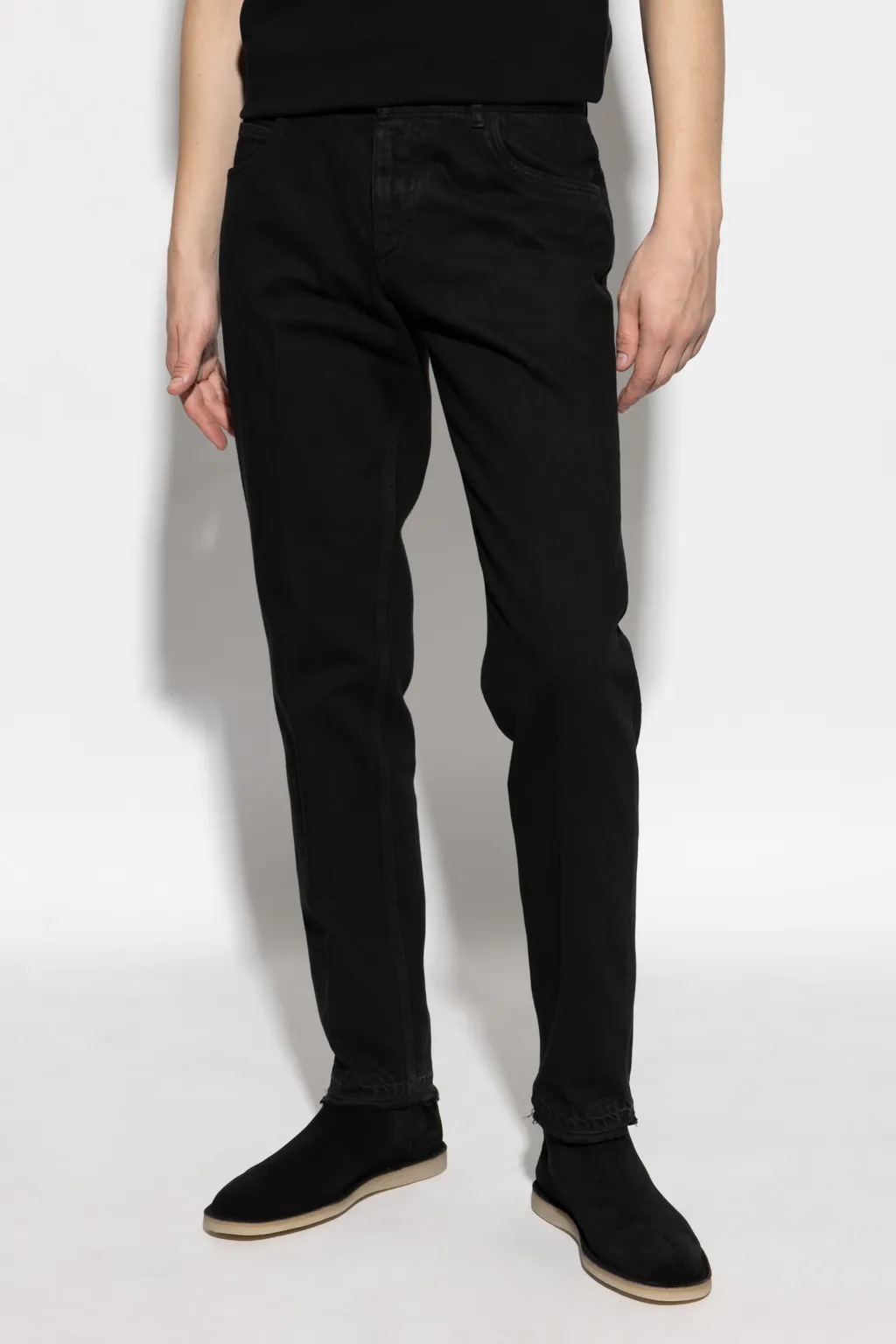Frayed Hem Slim Fit Jeans