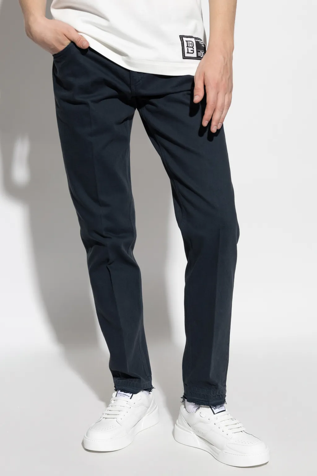 Logo Tag Frayed Hem Jeans