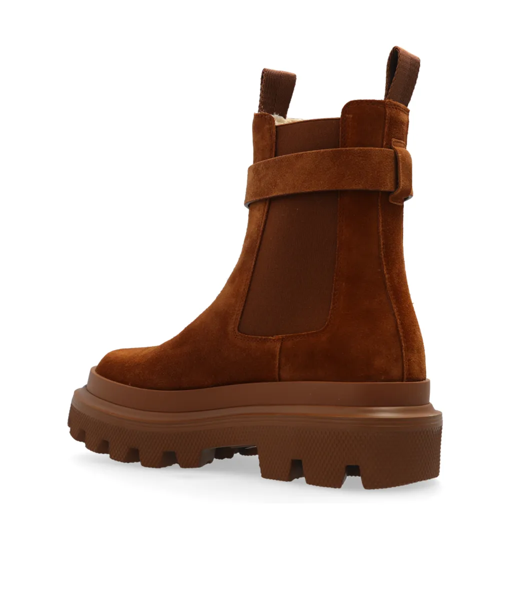 Logo Plaque Chelsea Boots