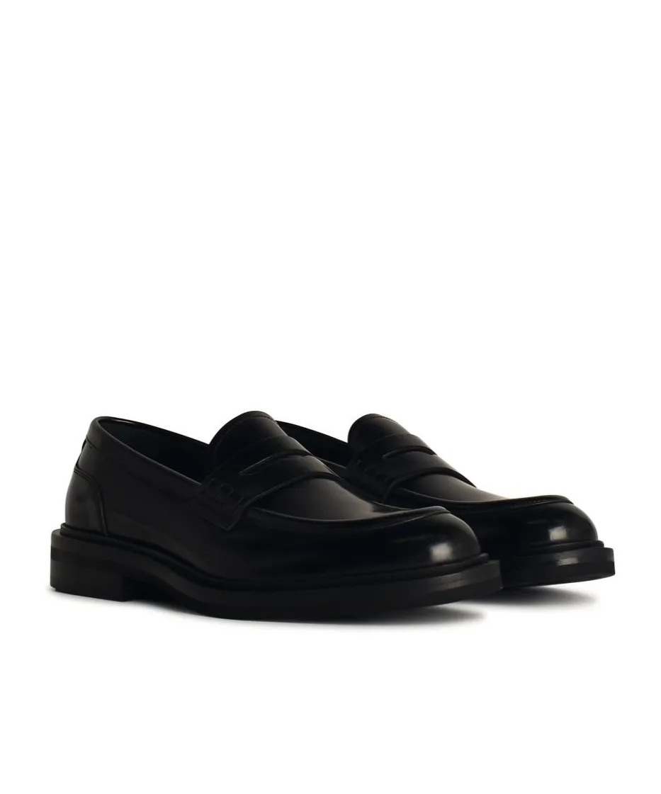 Logo Plaque Round Toe Loafers