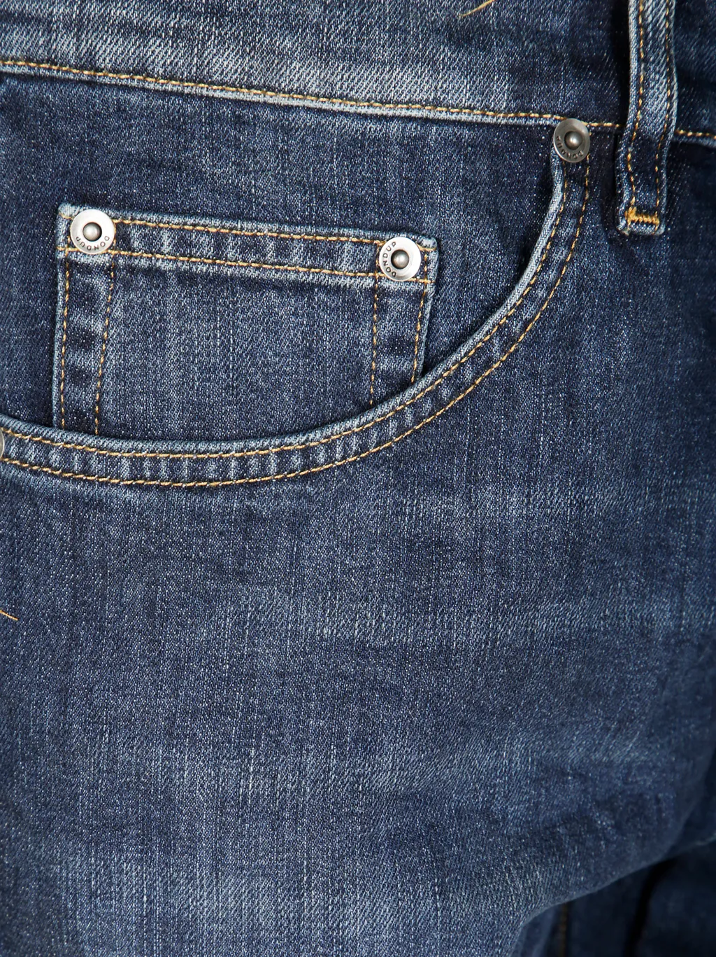 Slim-Fitting Jeans