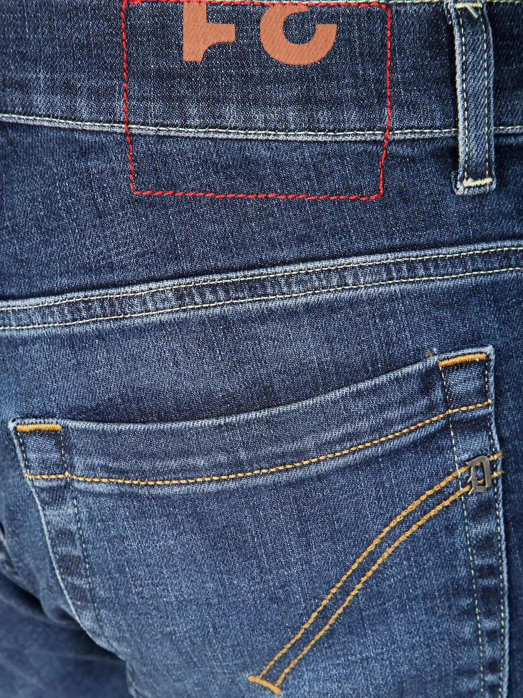 Slim-Fitting Jeans