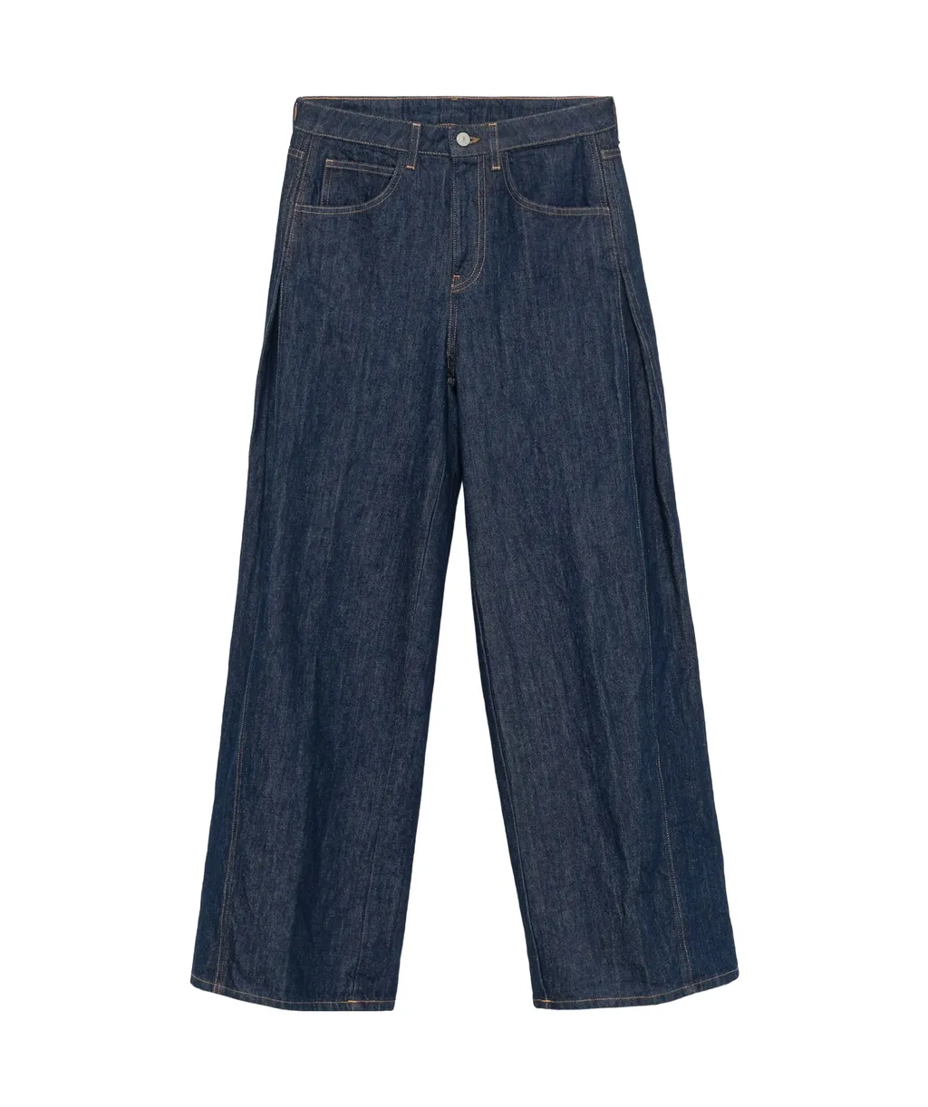 High-Waisted Jeans