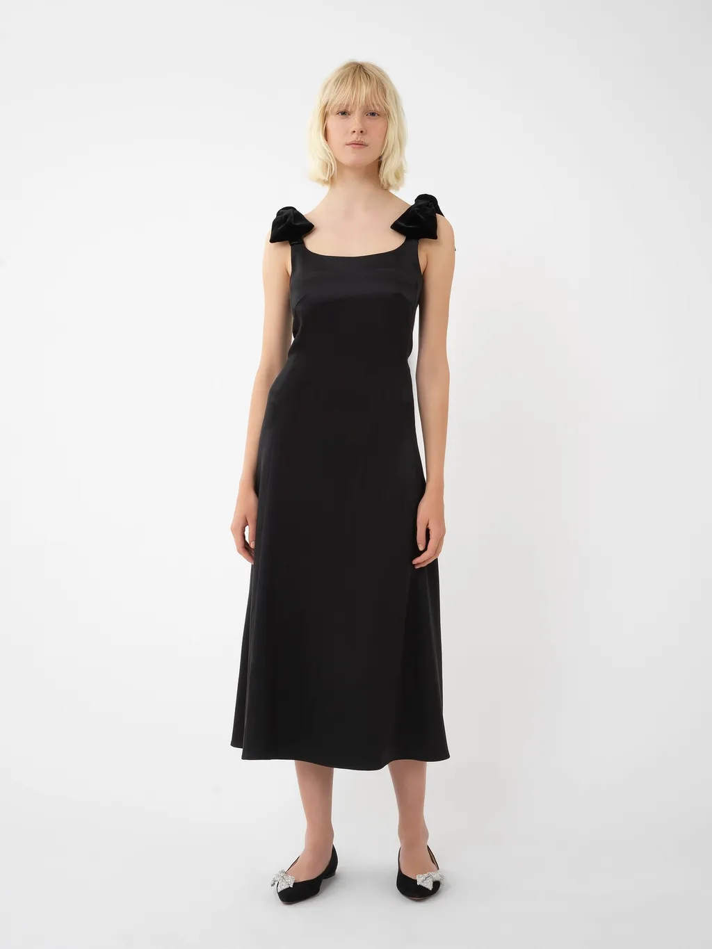 Velvet Bow Detailed Midi Dress