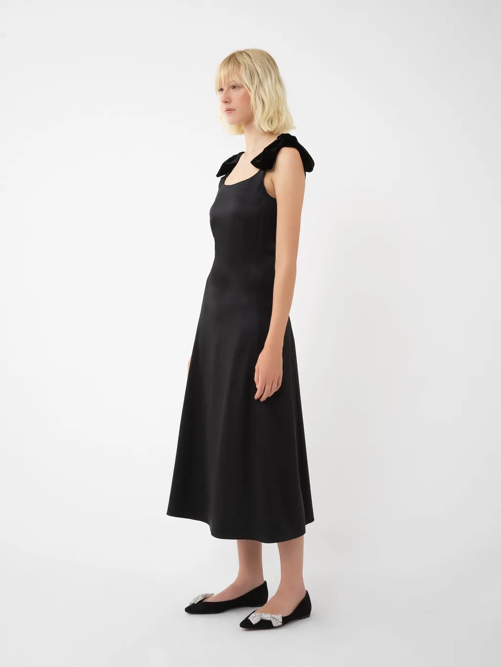 Velvet Bow Detailed Midi Dress