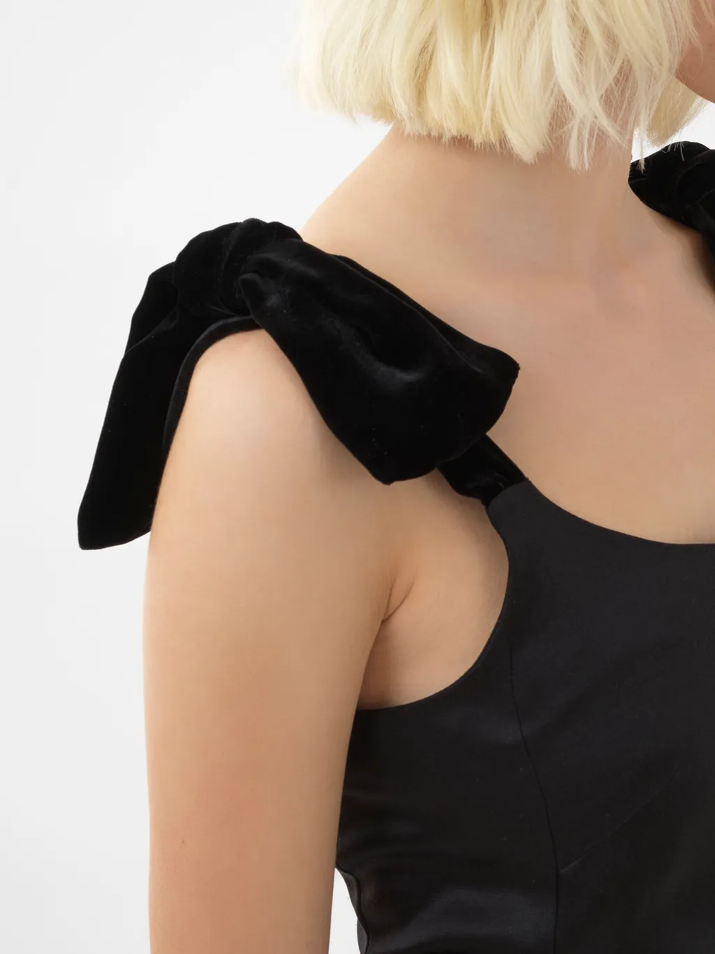 Velvet Bow Detailed Midi Dress