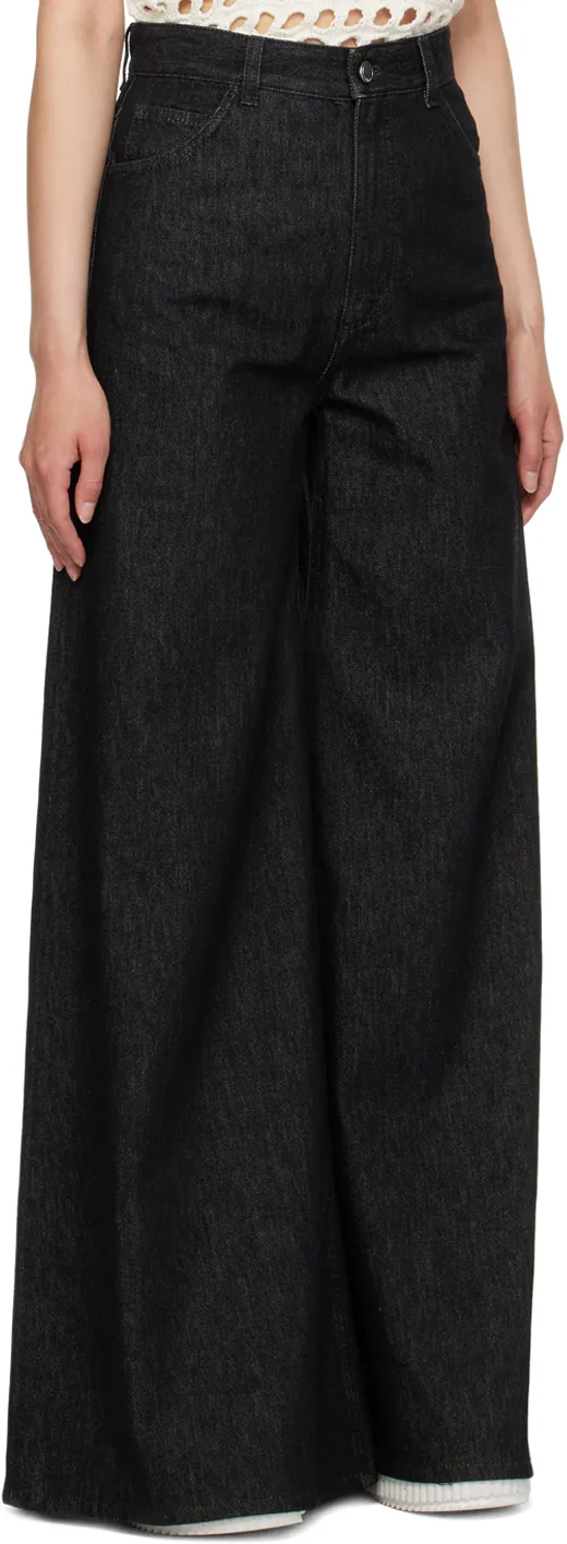 Wide-Legged Jeans