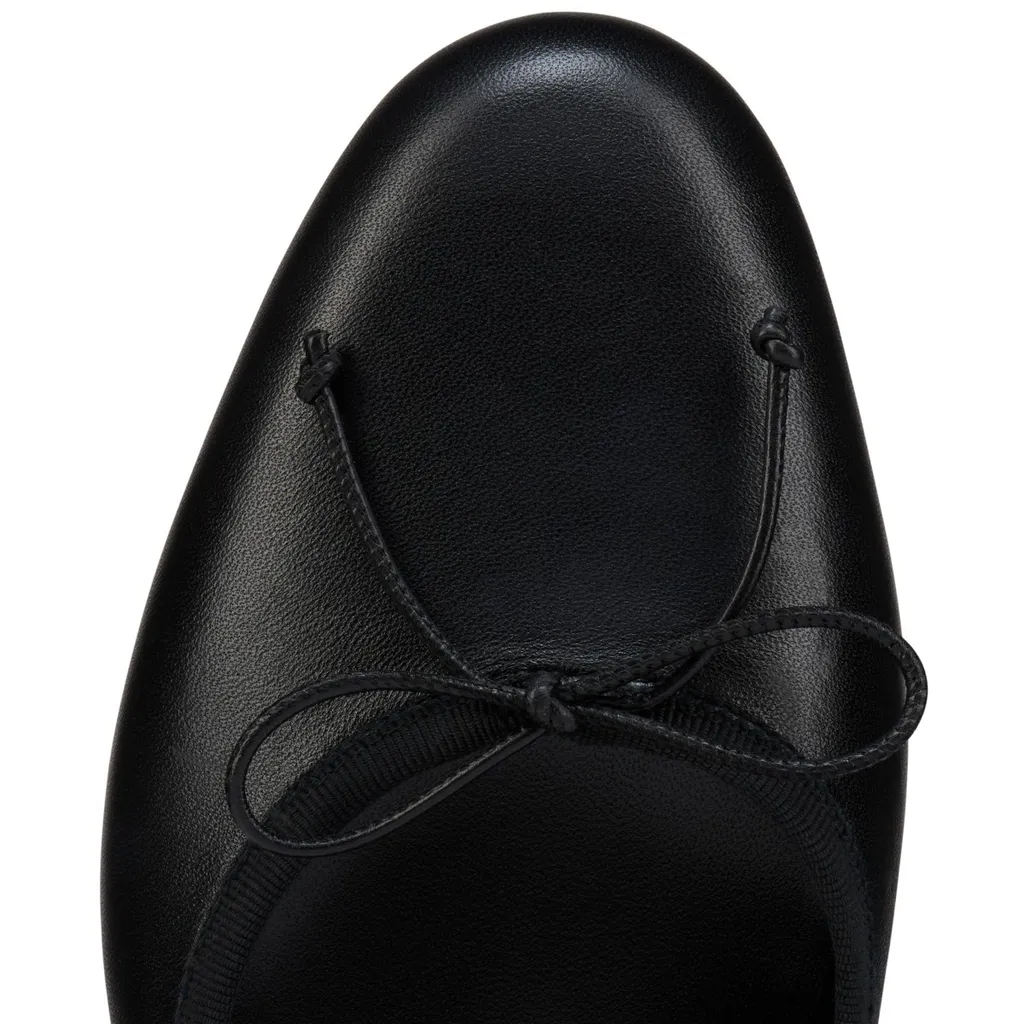 Embellished Round-Toe Flat Shoes