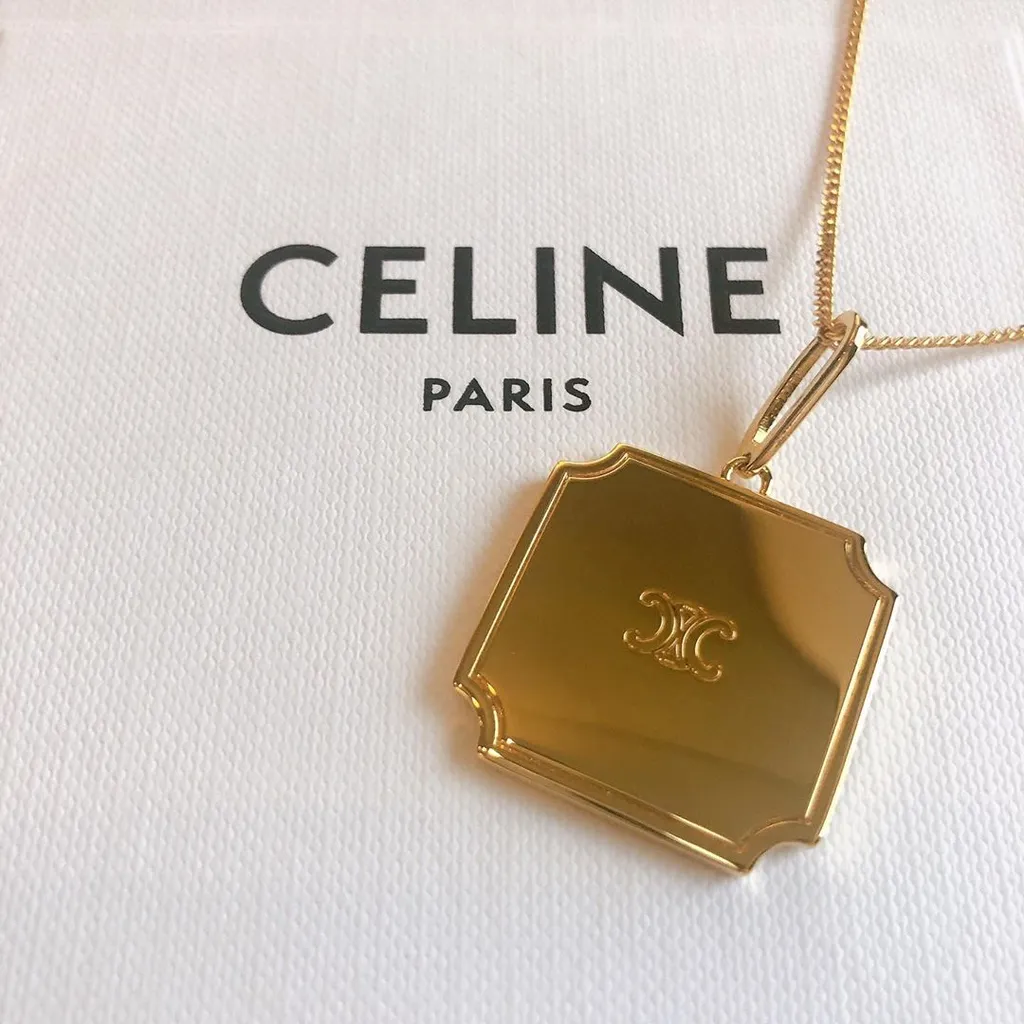 Separables Triomphe Plate Pendant In Brass With Gold Finish