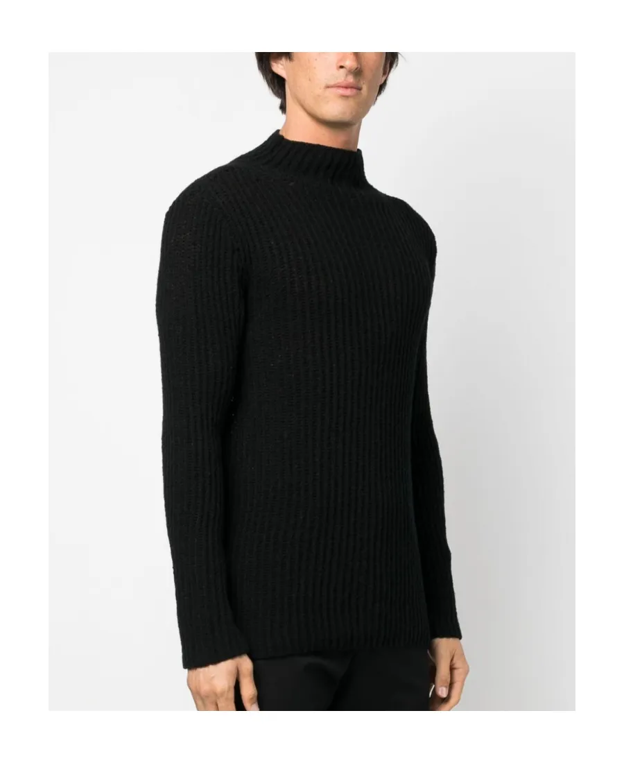 Round Neck Long-Sleeved Sweater