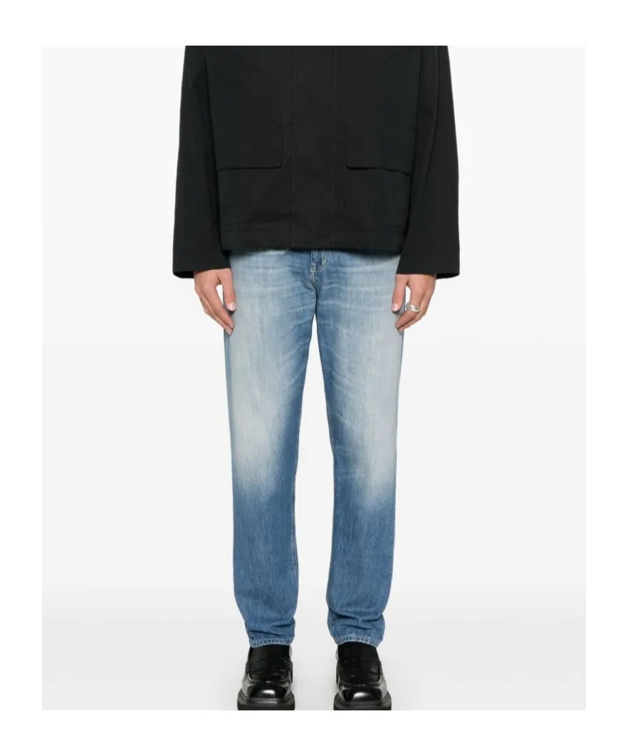 Belt-Loop Jeans