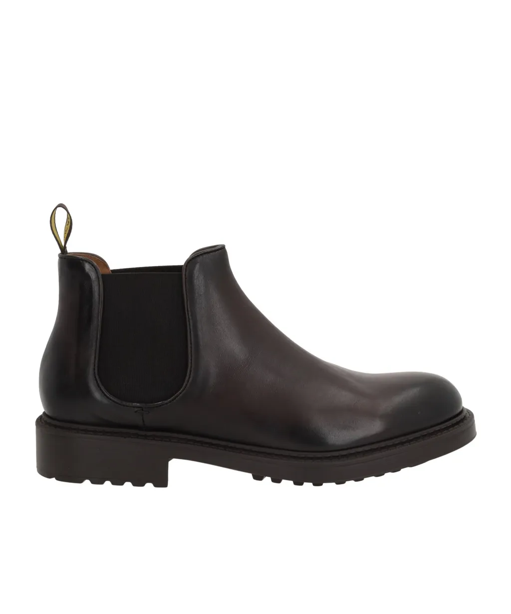 Round Toe Chelsea Boots