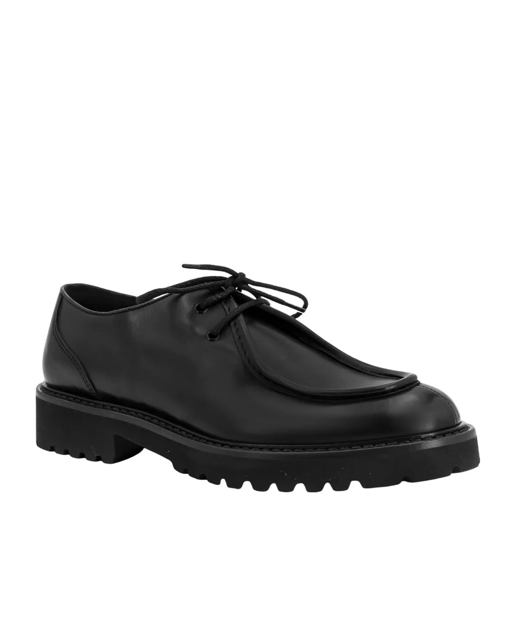 Two-Hole Round-Toe Lace-Up Shoes