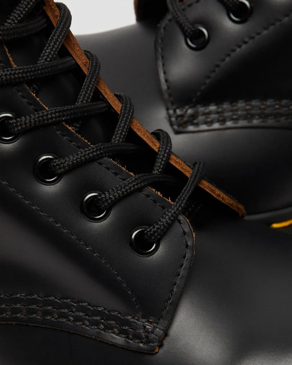 1460 Vintage Round-Toe Combat Boots