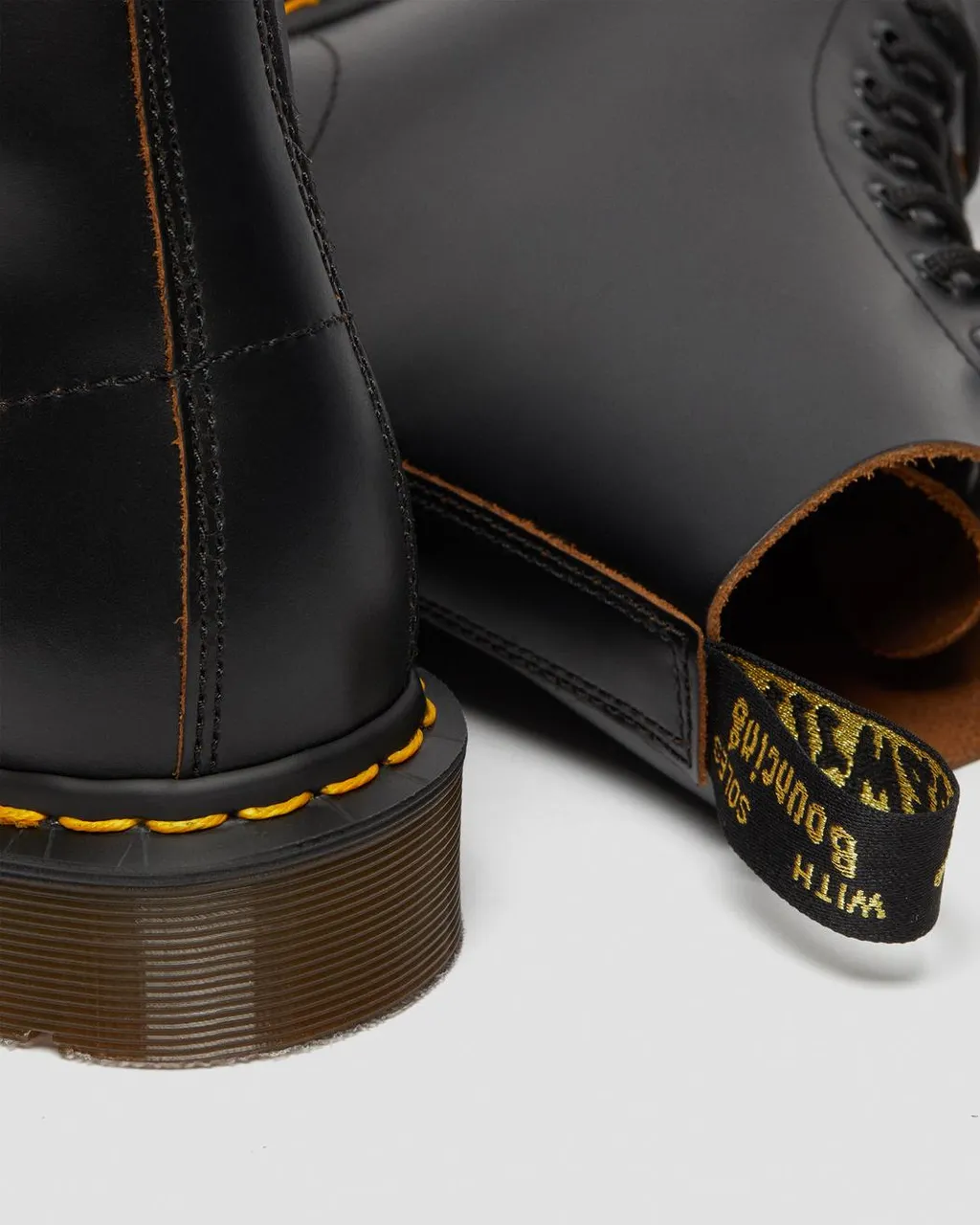 1460 Vintage Round-Toe Combat Boots