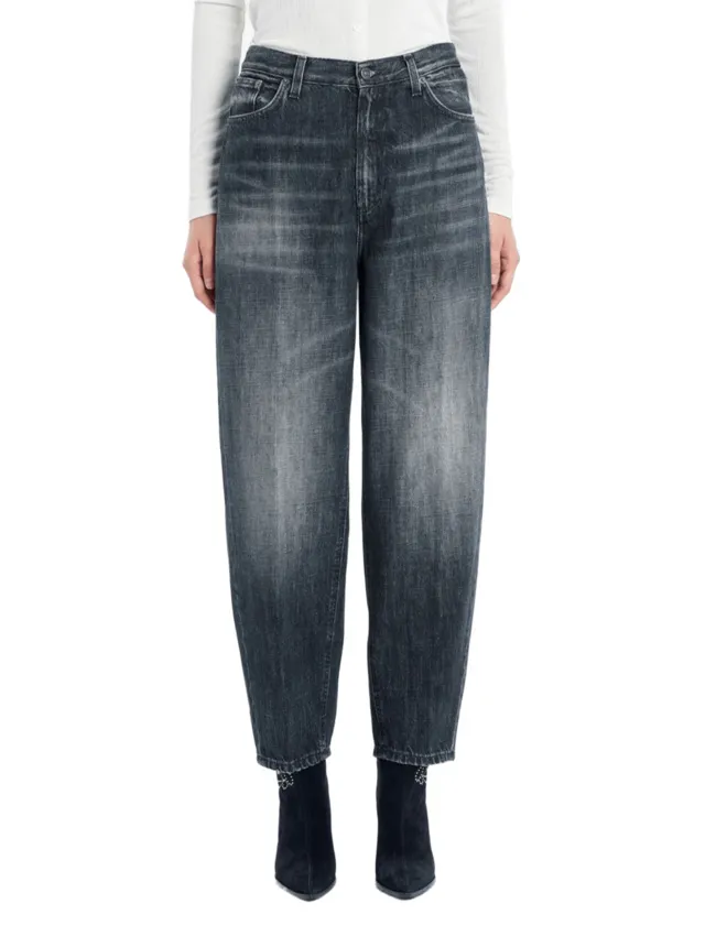 High-Waisted Jeans