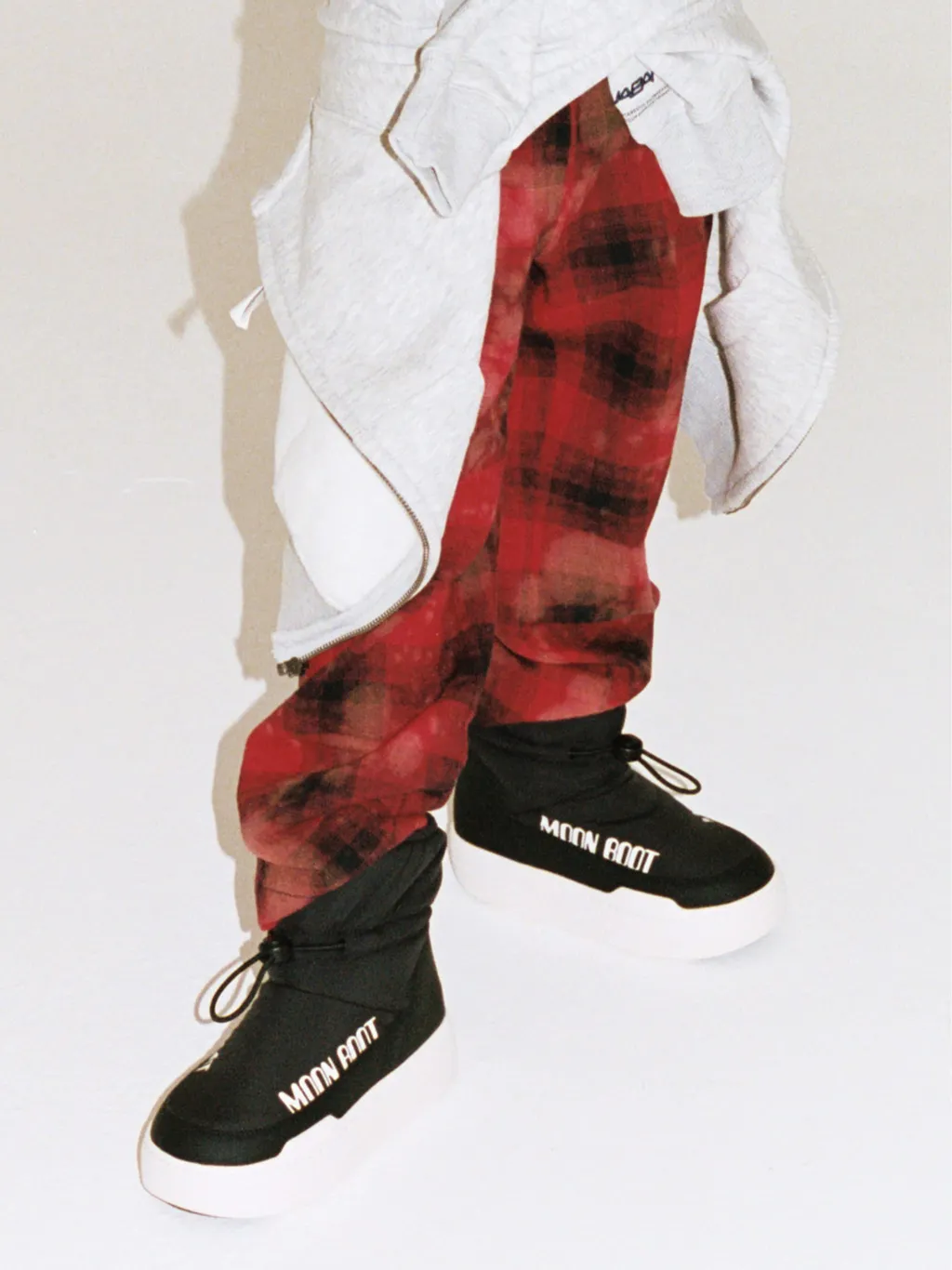 Park Strap Quilted Snow Boots
