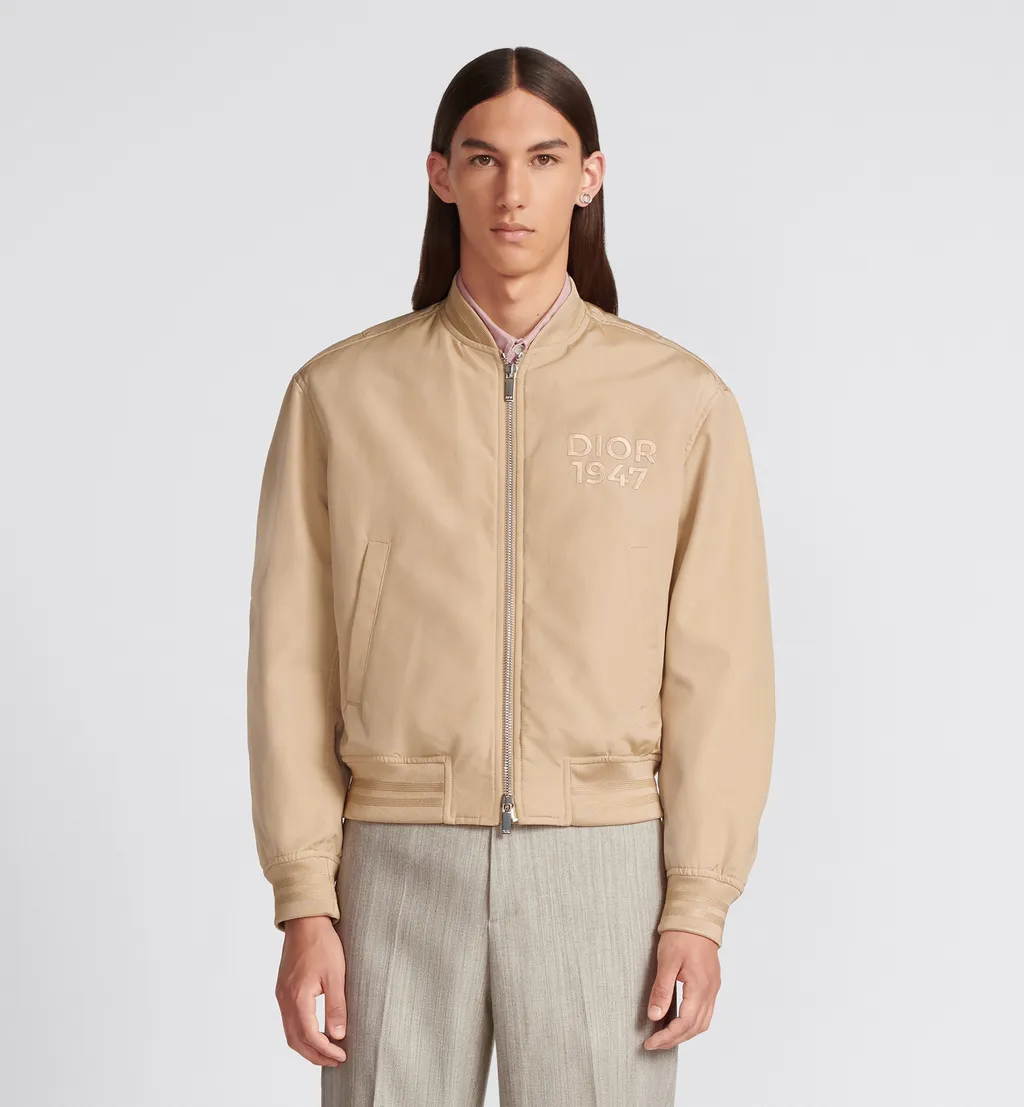 Zip-Up Long-Sleeved Jacket