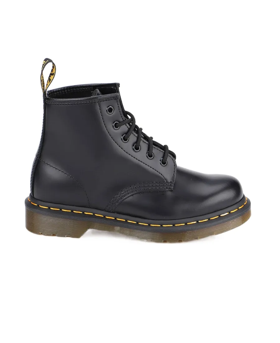 101 Lace-Up Boots