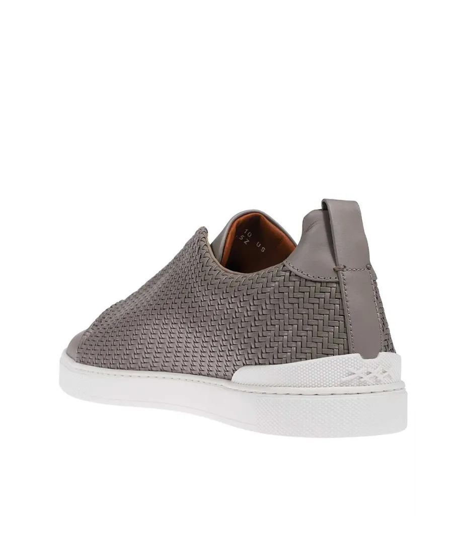 Low-Top Sports Shoes