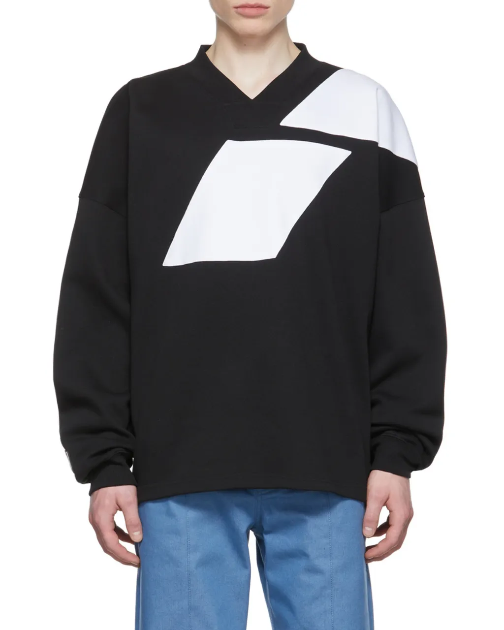 V-Collar Long-Sleeved T-Shirt