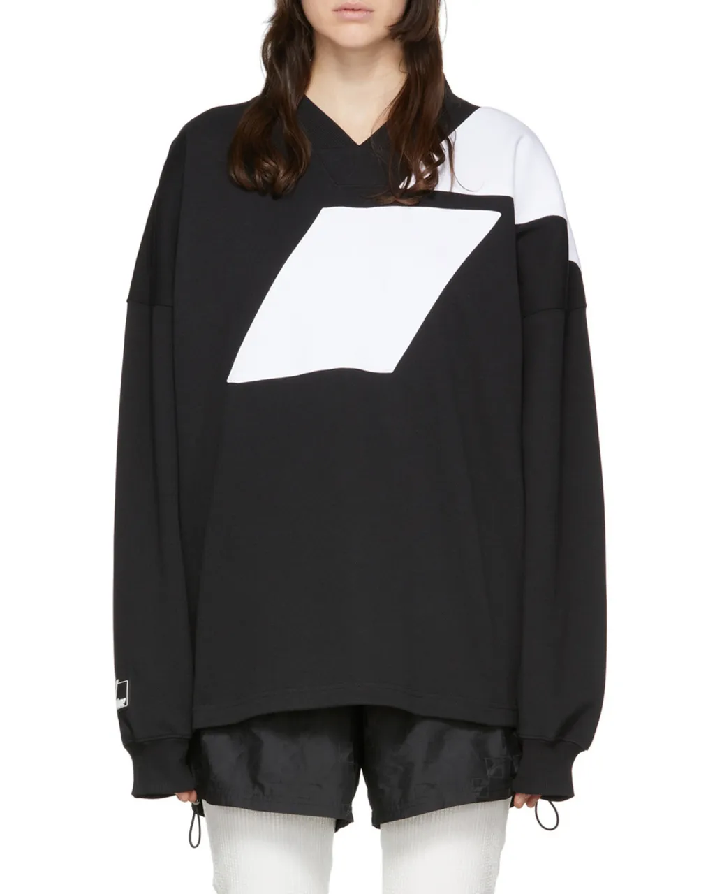 V-Collar Long-Sleeved T-Shirt