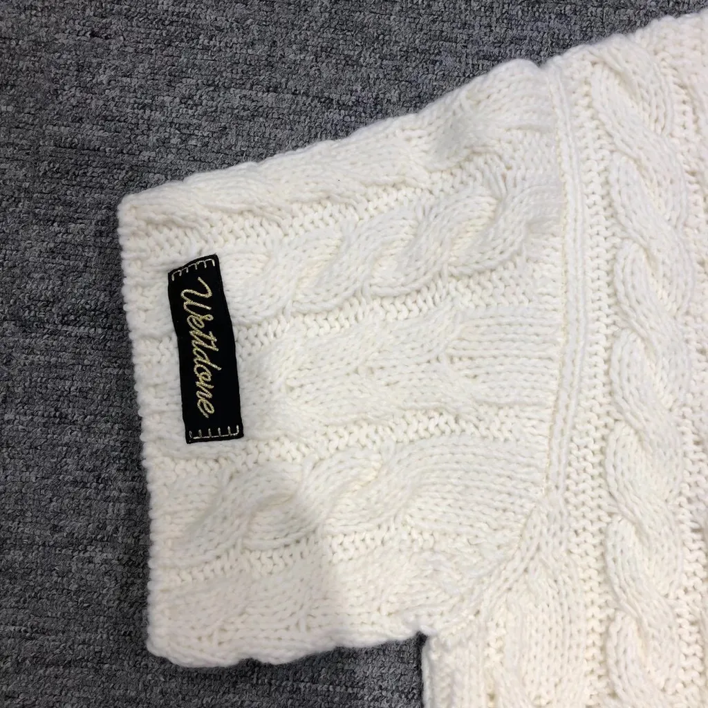 Oversized Cable-Knit Jumper