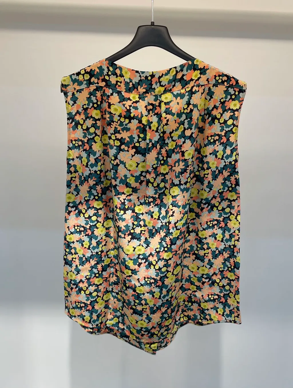 Sleeveless Vest