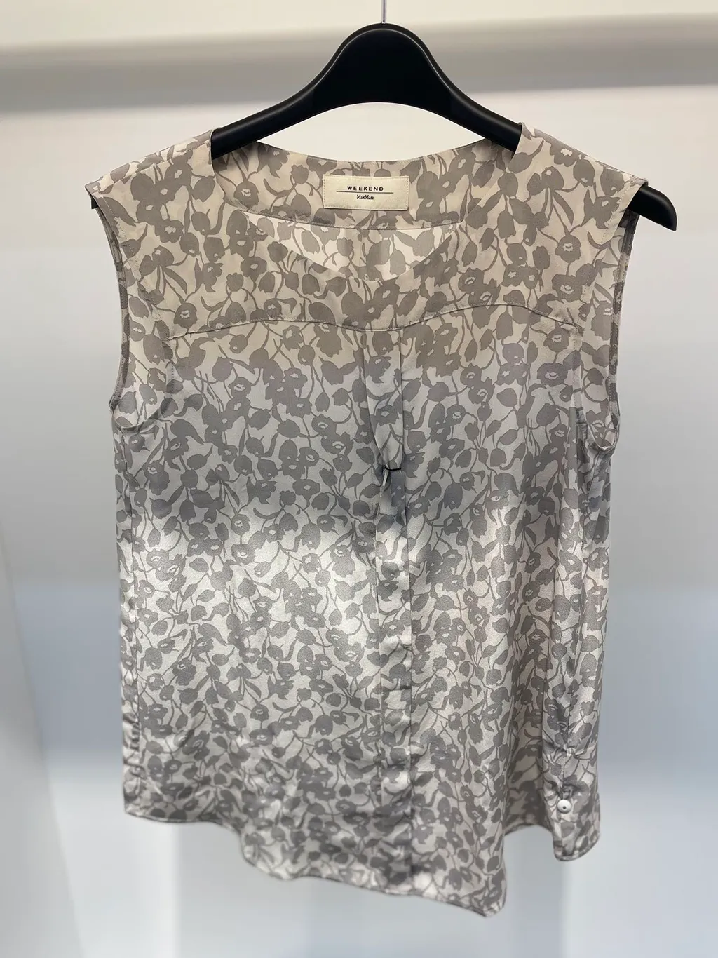 Sleeveless Shirt
