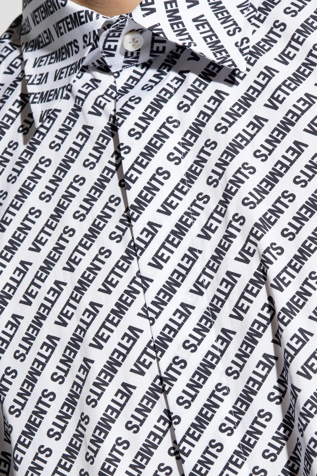 Logo Long-Sleeved Shirt