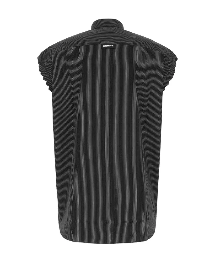 Sleeveless Buttoned Shirt