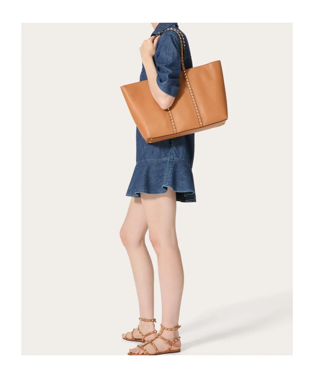 Rockstud Shopping Bag In Grainy Calfskin