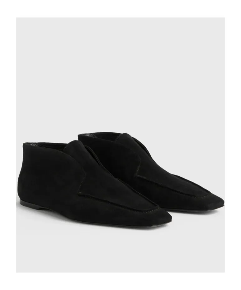 Square-Toed Short Boots