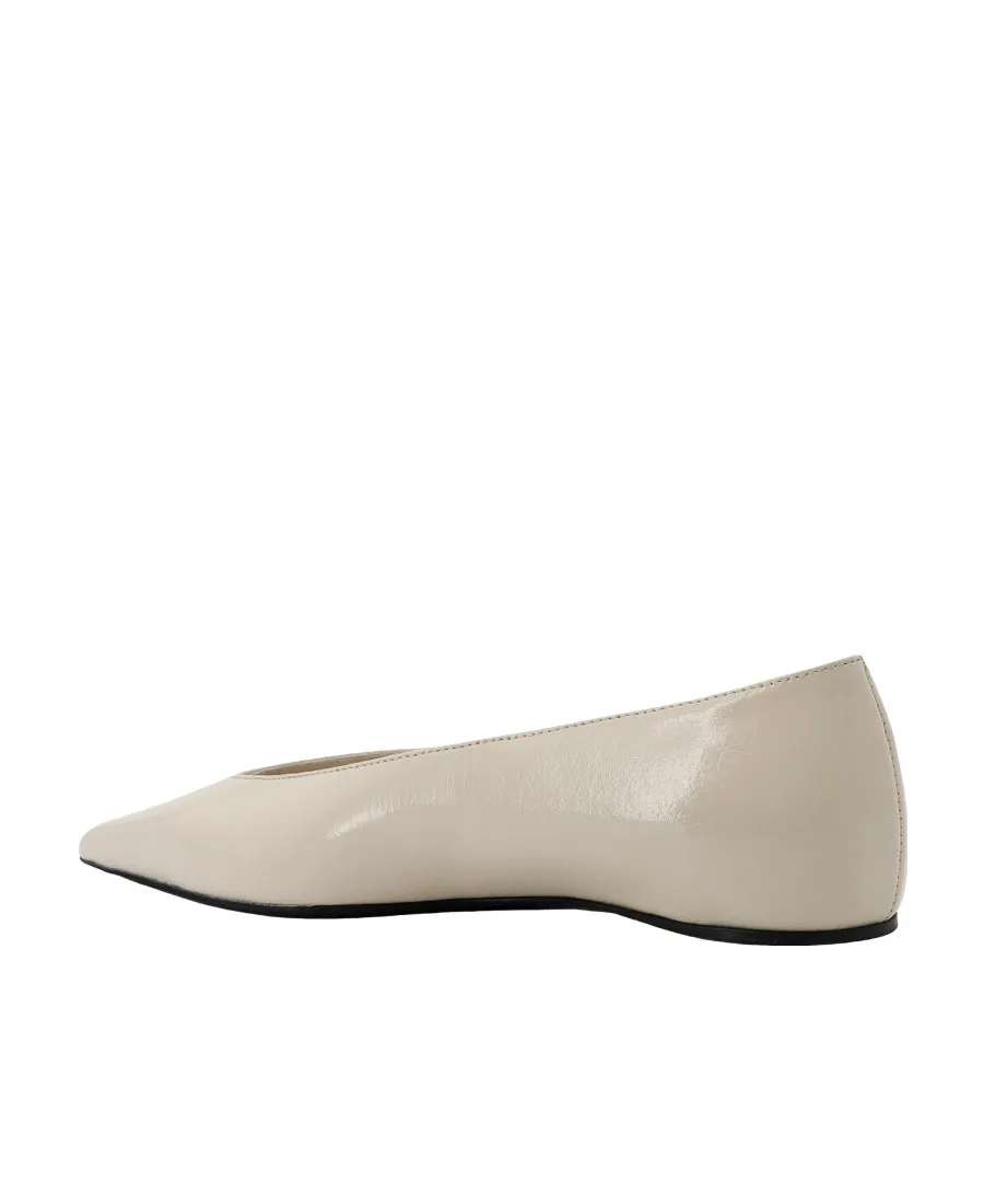 Pointed Flat Shoes