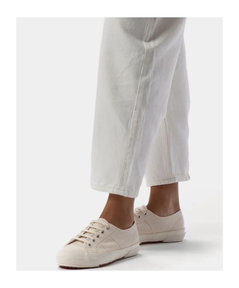Round Toe Lace-Up Sneakers