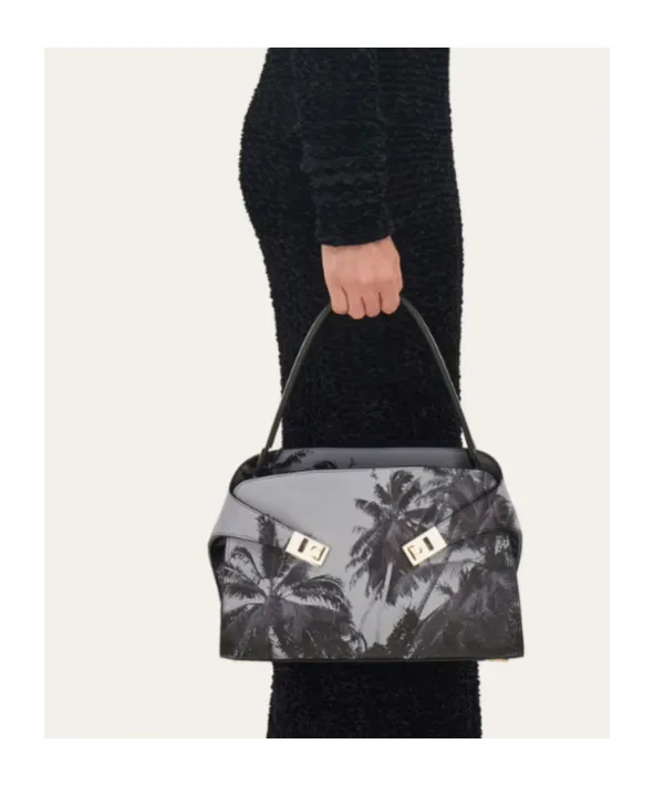 Hug Soft Shoulder Bag