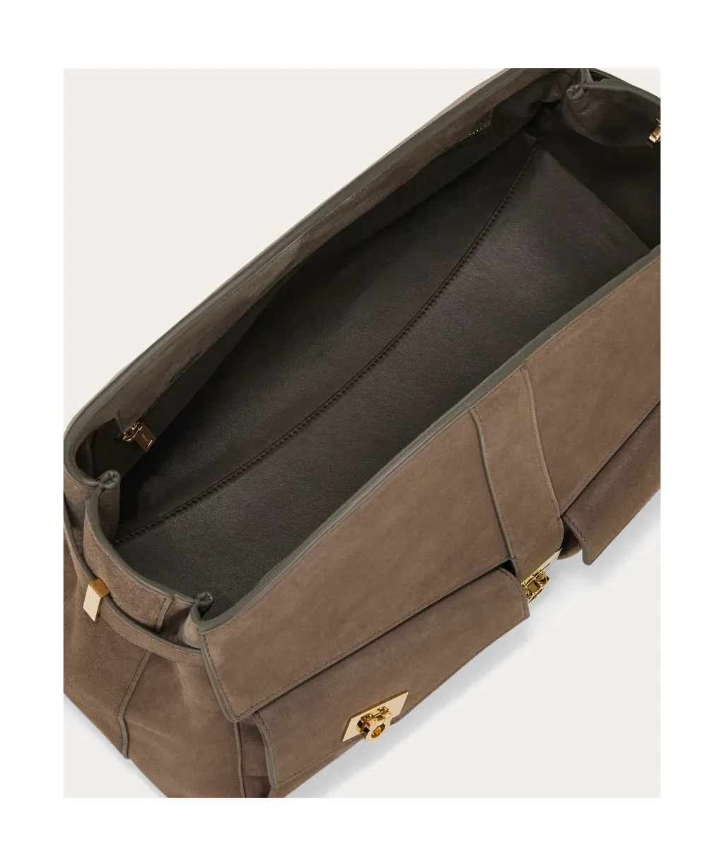 Multipocket Hug Crossbody Bag