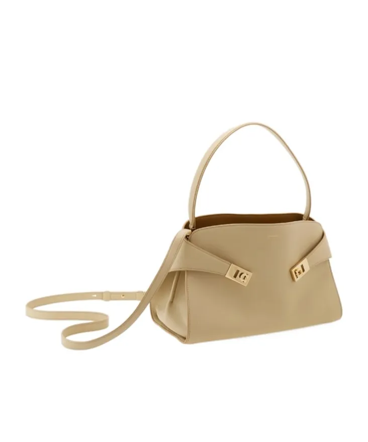 Hug Zipped Small Shoulder Bag